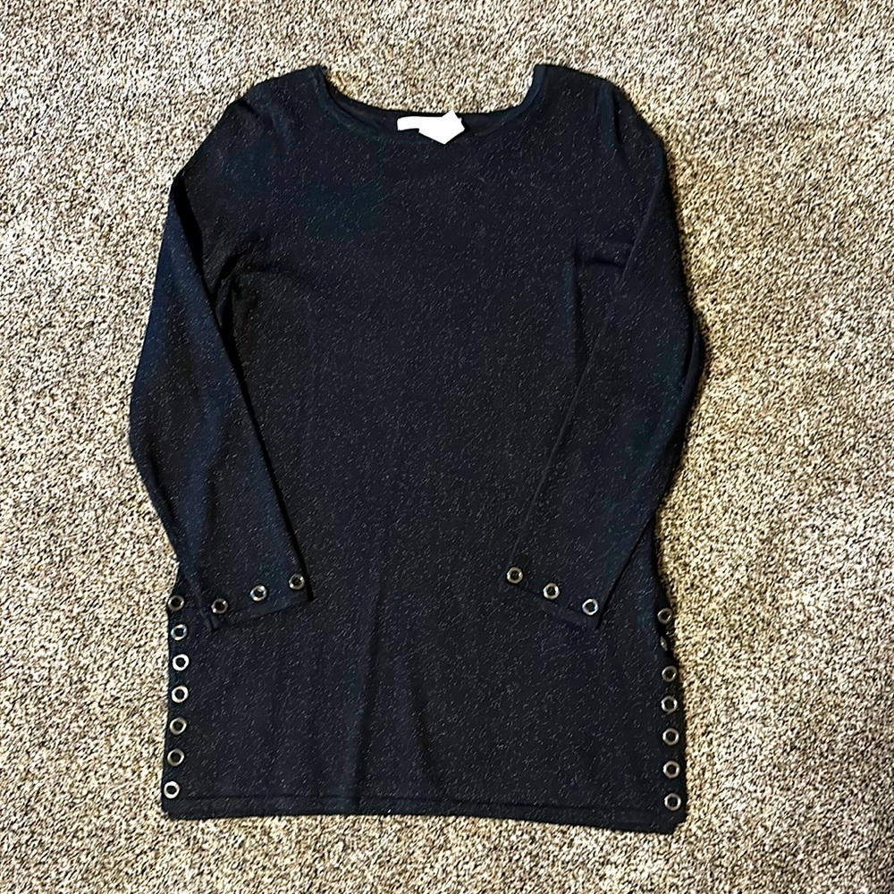 Black Top Grommet Detail